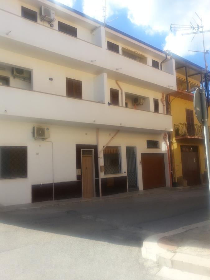 Rosy'S Apartments Trappeto  Esterno foto